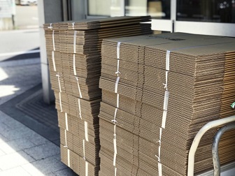 短期銭函ダンボール工場　パレットに積み付け作業/日払い可